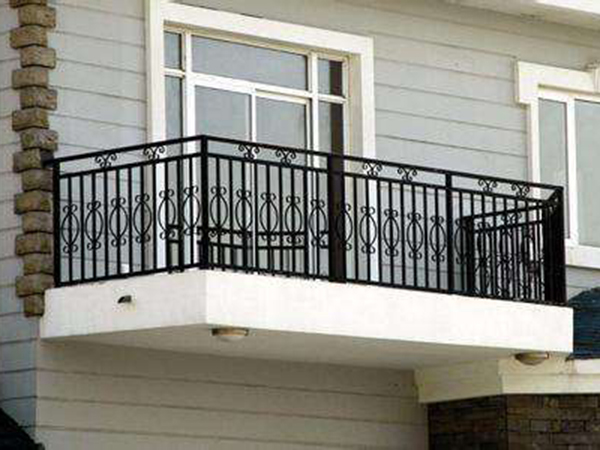 陽臺(tái)護(hù)欄