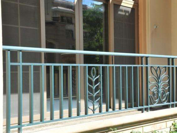 陽臺(tái)護(hù)欄